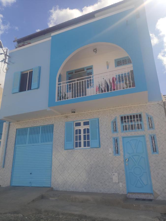 Maderalzinho Apartment Mindelo Ngoại thất bức ảnh
